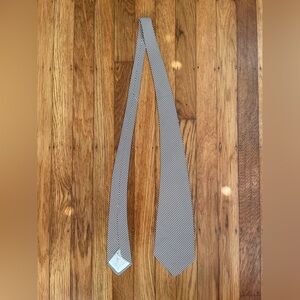 Vintage 1940s men’s short tie.